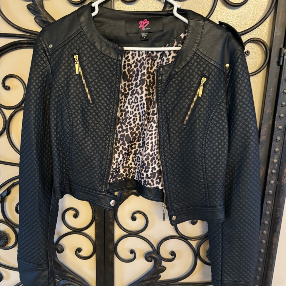 Bebe Jacket size M never worn